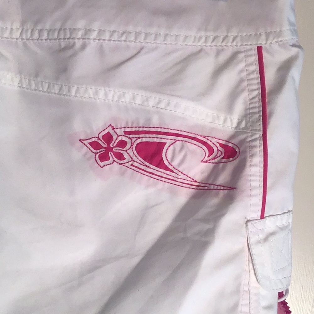 O’Neill women’s size 11 shorts, white with pink - Picture 6 of 12